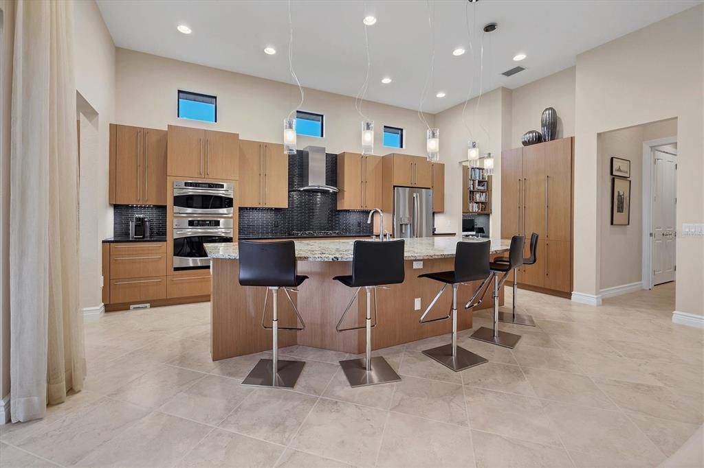 For Sale: $1,289,000 (3 beds, 2 baths, 2556 Square Feet)