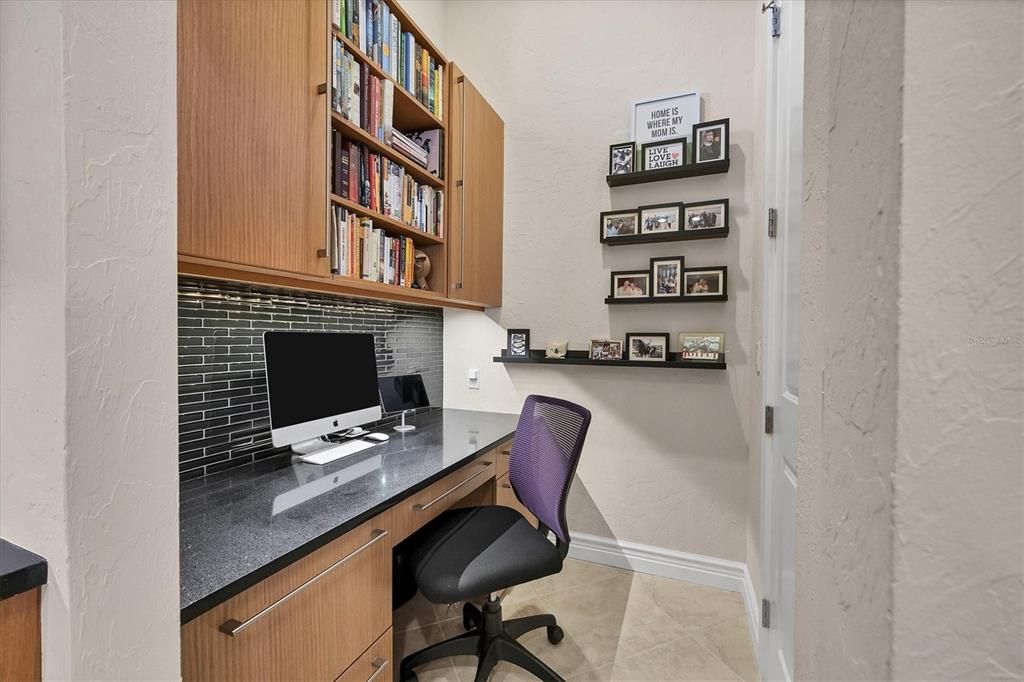 For Sale: $1,289,000 (3 beds, 2 baths, 2556 Square Feet)