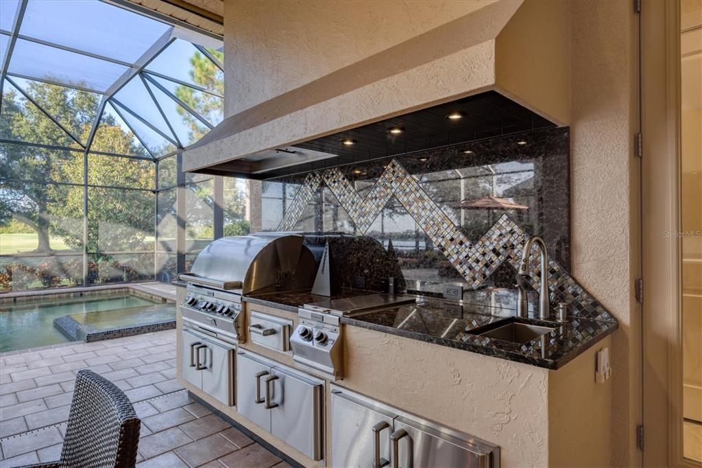 For Sale: $1,289,000 (3 beds, 2 baths, 2556 Square Feet)