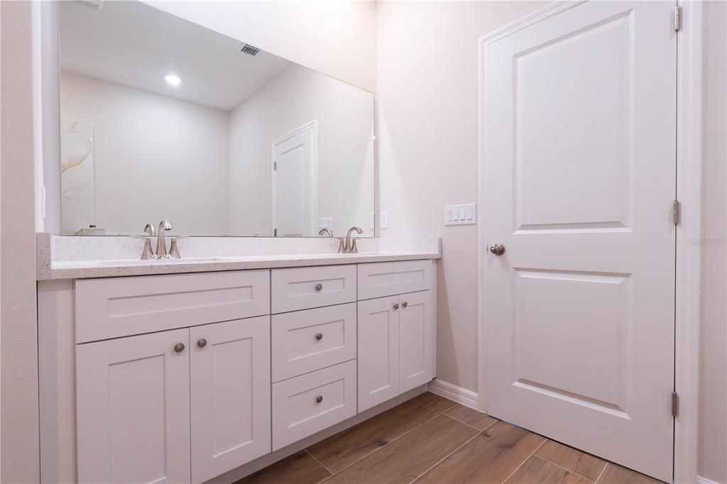 For Sale: $319,000 (4 beds, 3 baths, 1897 Square Feet)