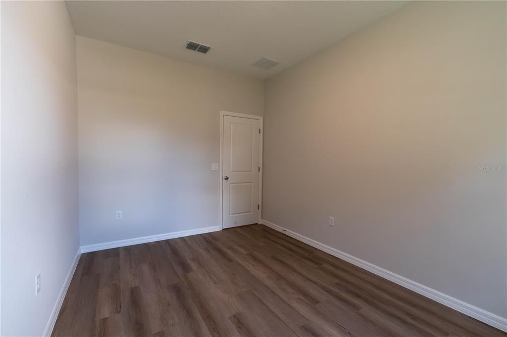 For Sale: $319,000 (4 beds, 3 baths, 1897 Square Feet)