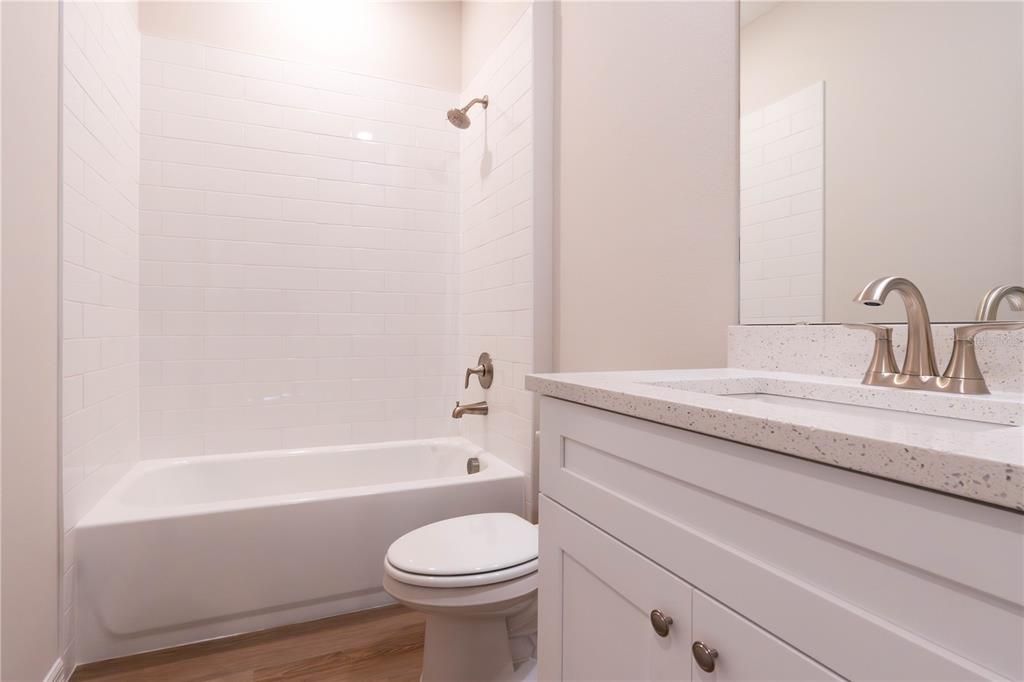 For Sale: $319,000 (4 beds, 3 baths, 1897 Square Feet)