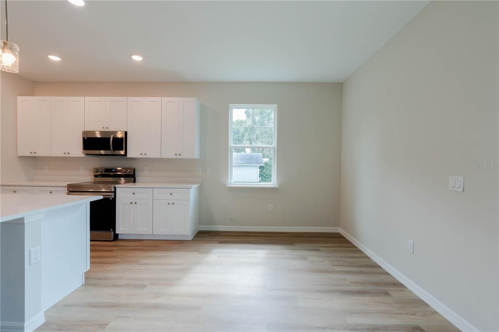 For Sale: $319,000 (4 beds, 3 baths, 1897 Square Feet)