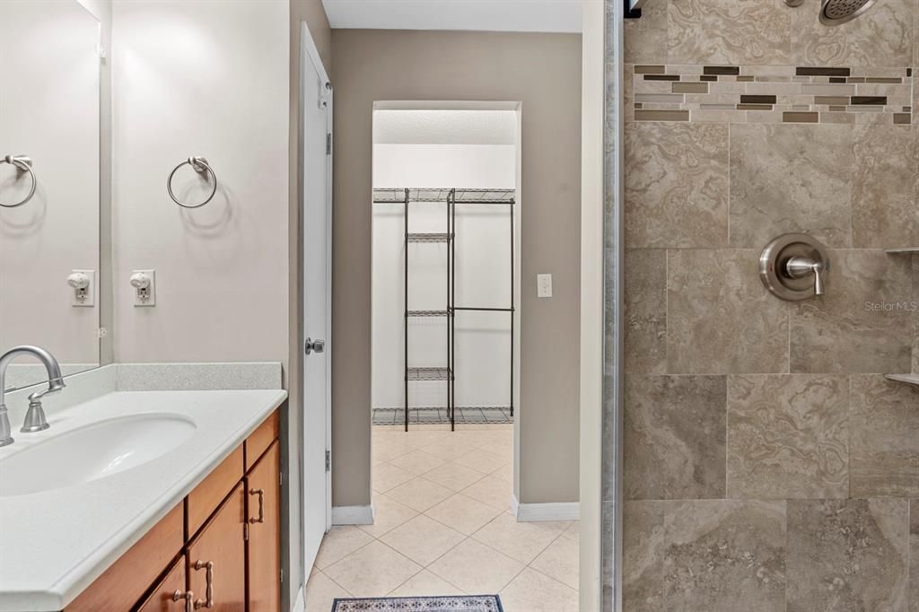 Под контрактом: $249,900 (2 спален, 2 ванн, 1744 Квадратных фут)