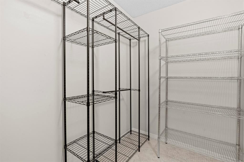 Под контрактом: $249,900 (2 спален, 2 ванн, 1744 Квадратных фут)