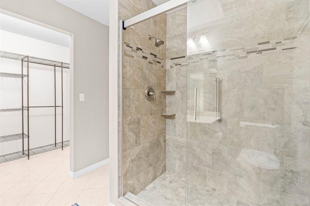 Под контрактом: $249,900 (2 спален, 2 ванн, 1744 Квадратных фут)