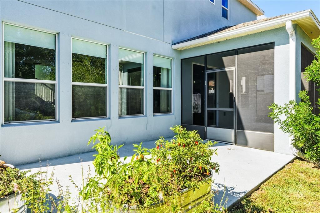 For Sale: $532,000 (4 beds, 2 baths, 2892 Square Feet)