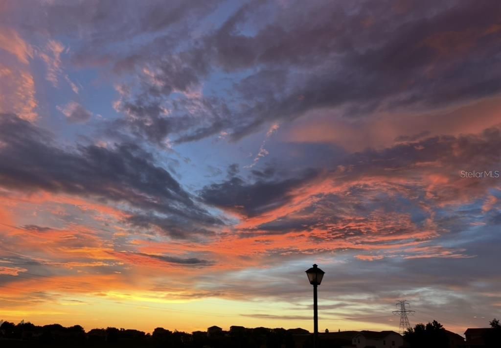 For Sale: $532,000 (4 beds, 2 baths, 2892 Square Feet)