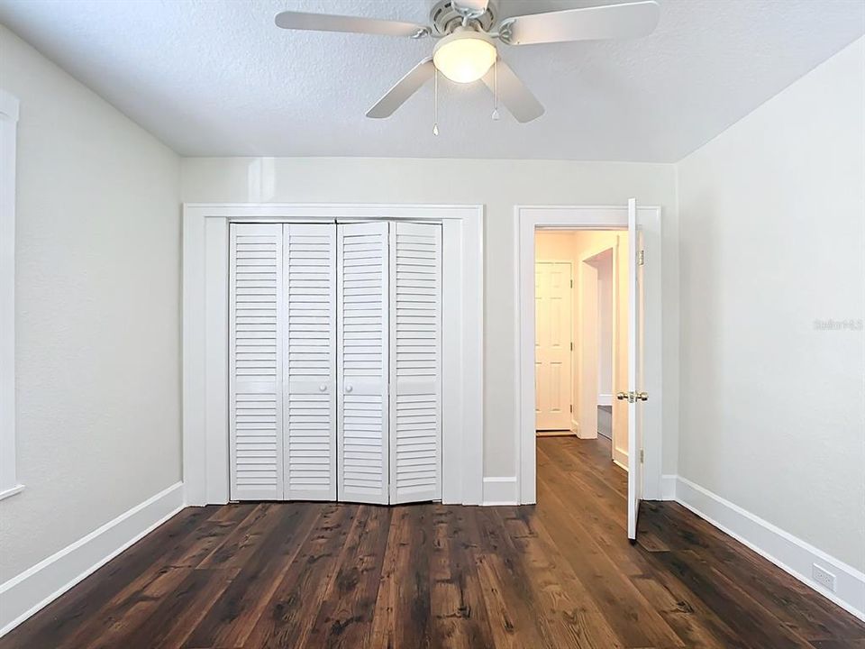 出租: $2,000 (2 贝兹, 1 浴室, 936 平方英尺)