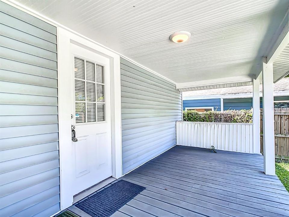 出租: $2,000 (2 贝兹, 1 浴室, 936 平方英尺)