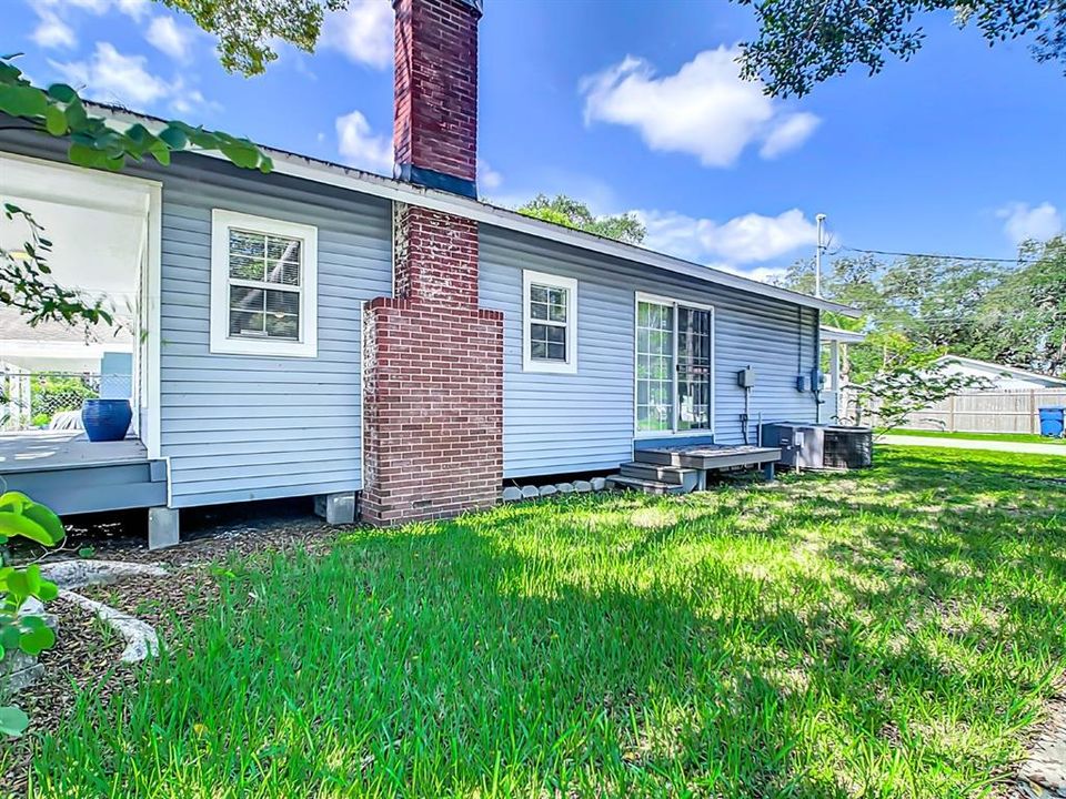 出租: $2,000 (2 贝兹, 1 浴室, 936 平方英尺)