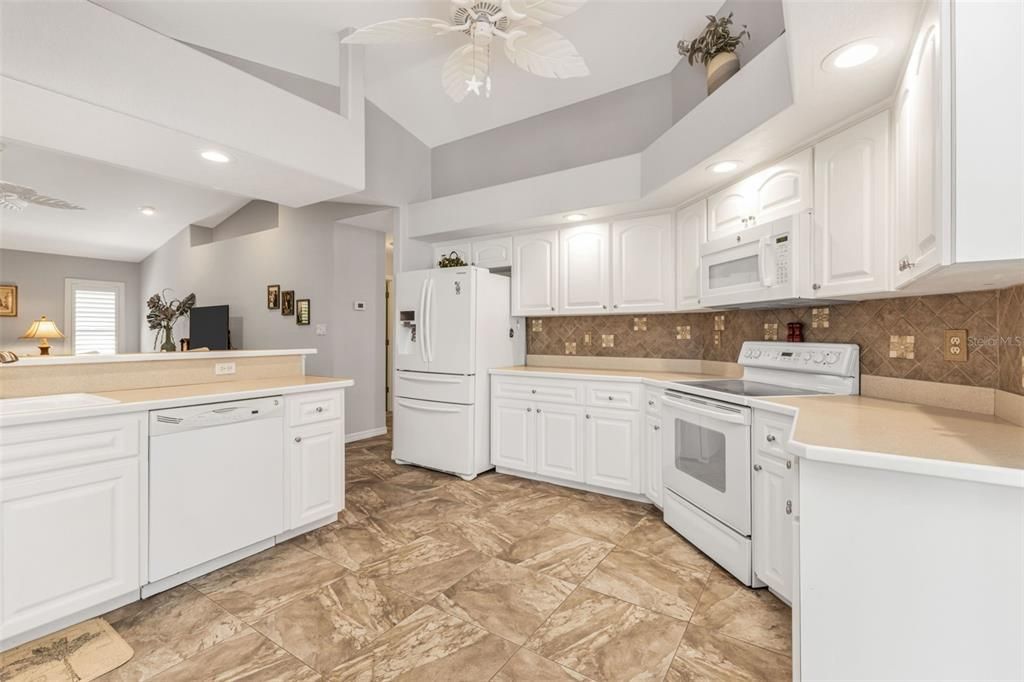 待售: $499,000 (4 贝兹, 2 浴室, 2392 平方英尺)