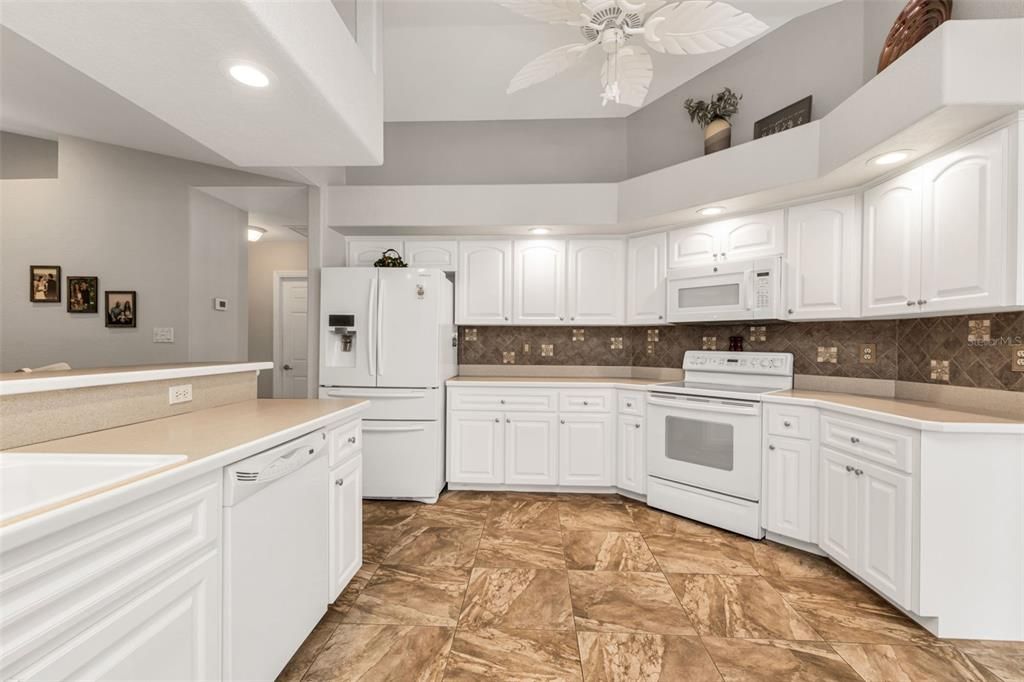 待售: $499,000 (4 贝兹, 2 浴室, 2392 平方英尺)