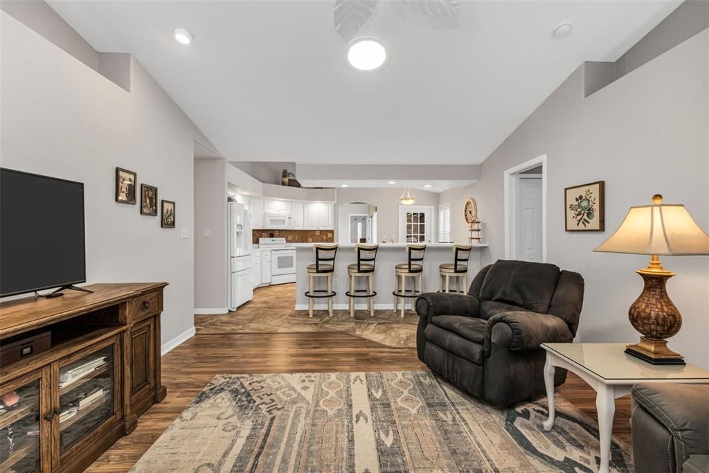 待售: $499,000 (4 贝兹, 2 浴室, 2392 平方英尺)