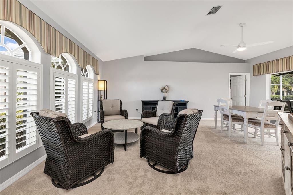 待售: $499,000 (4 贝兹, 2 浴室, 2392 平方英尺)