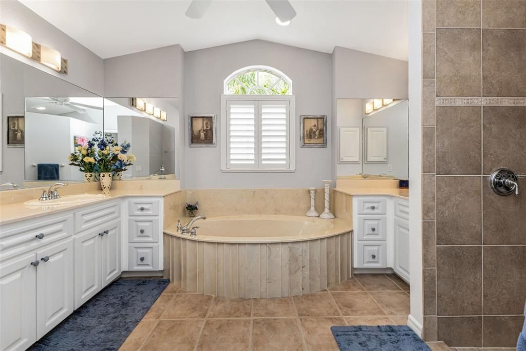 待售: $499,000 (4 贝兹, 2 浴室, 2392 平方英尺)