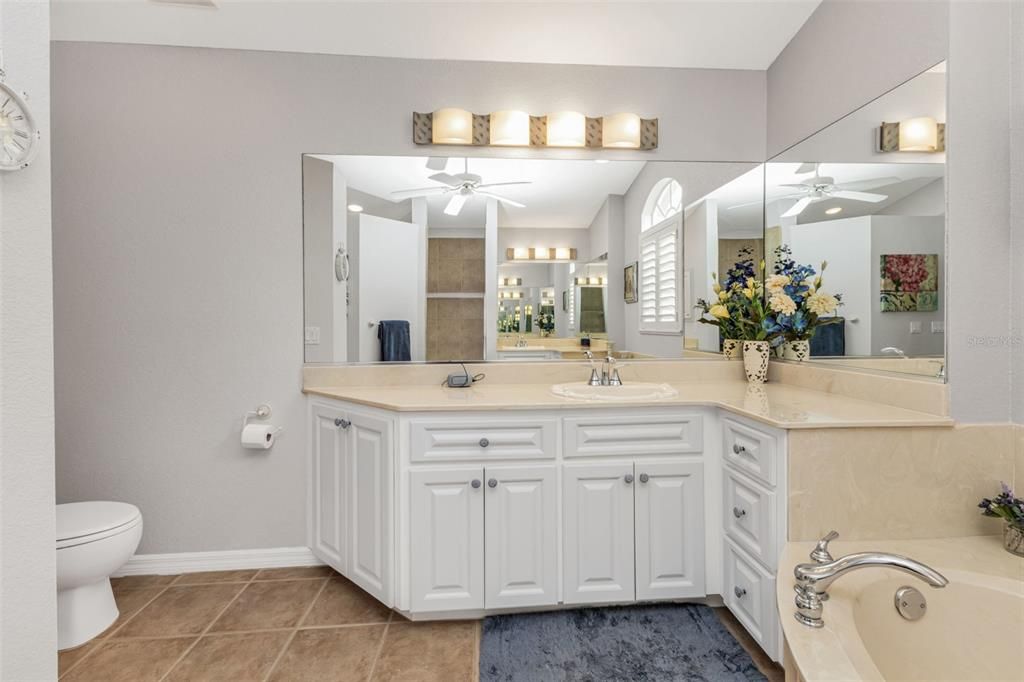 待售: $499,000 (4 贝兹, 2 浴室, 2392 平方英尺)