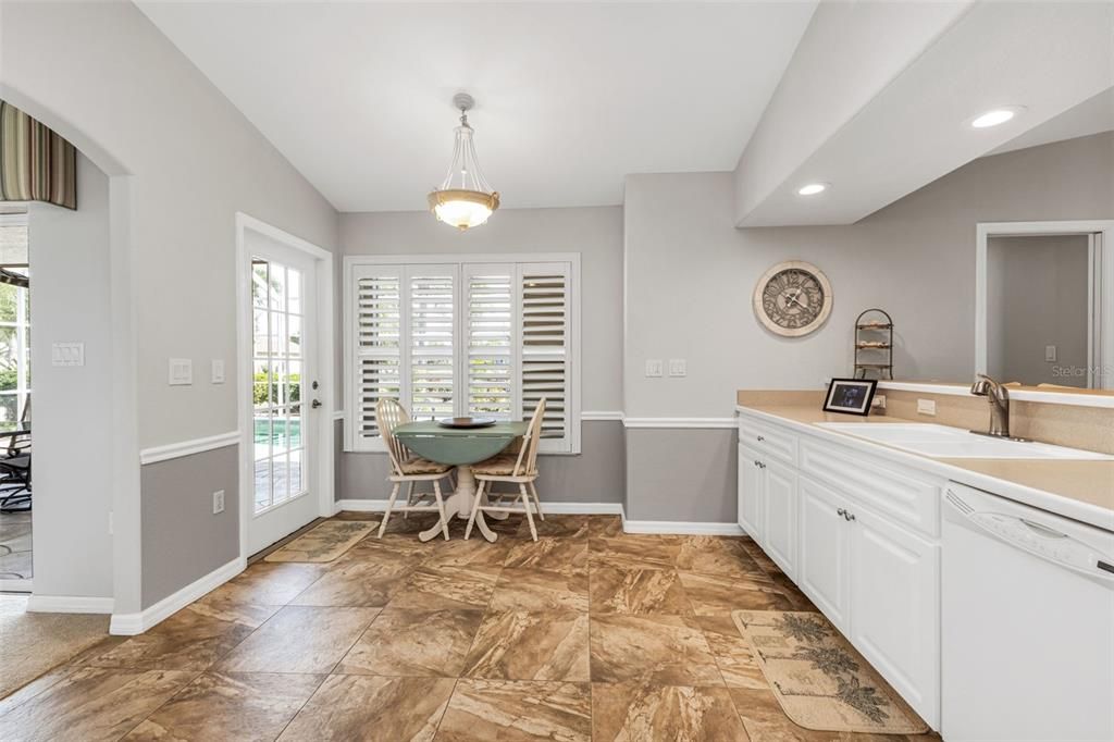 待售: $499,000 (4 贝兹, 2 浴室, 2392 平方英尺)