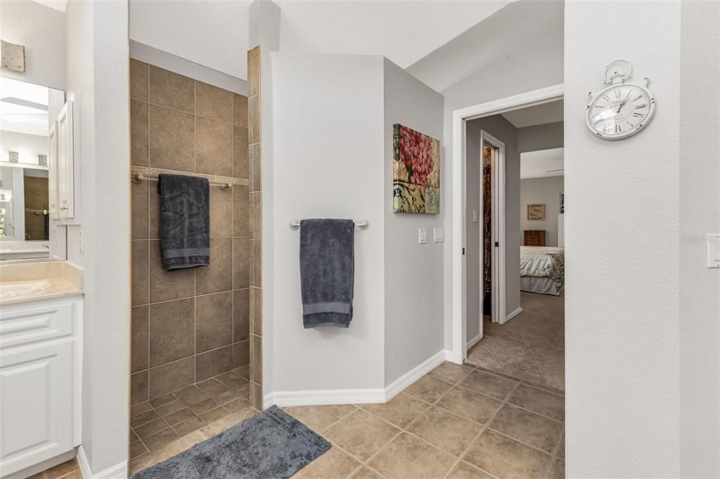 待售: $499,000 (4 贝兹, 2 浴室, 2392 平方英尺)