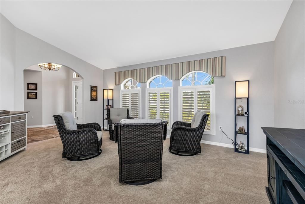 待售: $499,000 (4 贝兹, 2 浴室, 2392 平方英尺)