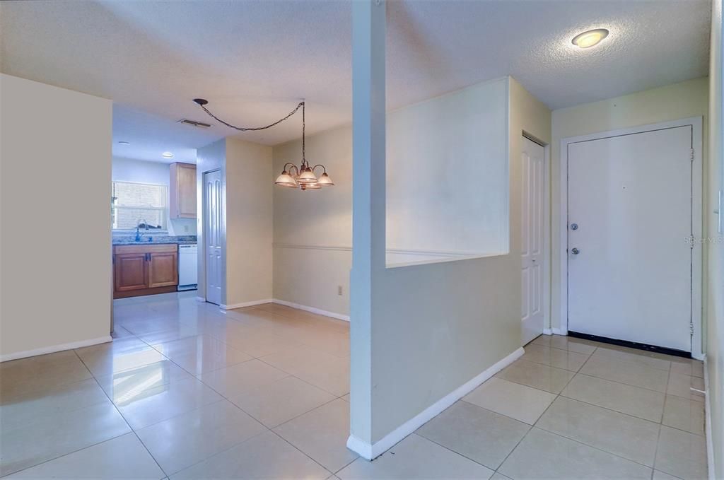 For Rent: $2,395 (4 beds, 2 baths, 1401 Square Feet)