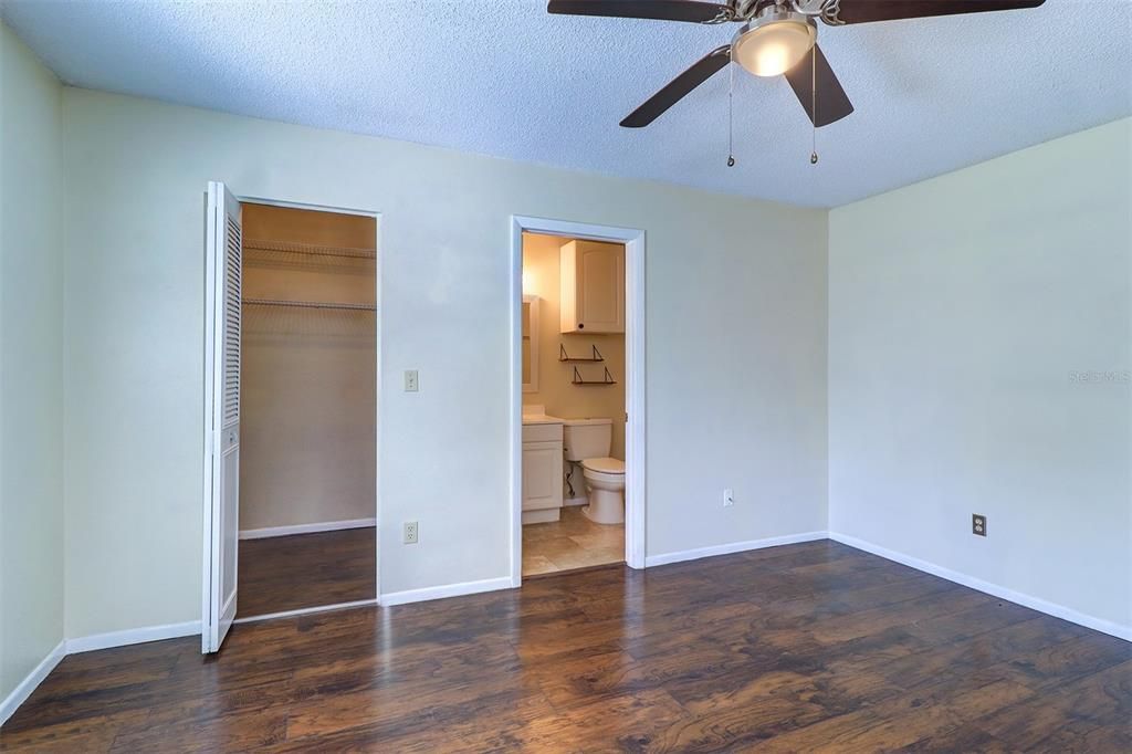 For Rent: $2,395 (4 beds, 2 baths, 1401 Square Feet)