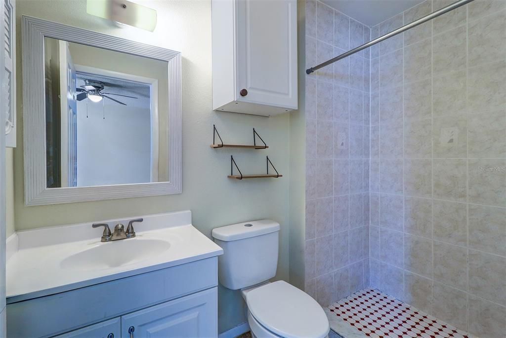 For Rent: $2,395 (4 beds, 2 baths, 1401 Square Feet)