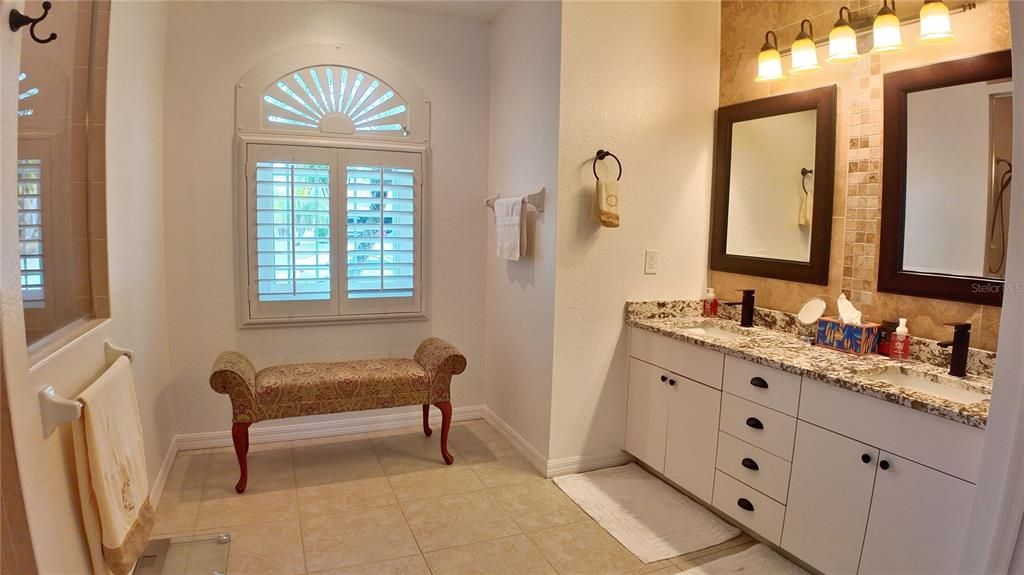 For Sale: $449,900 (3 beds, 2 baths, 1726 Square Feet)