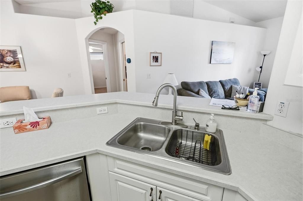 En Venta: $345,000 (3 camas, 2 baños, 1796 Pies cuadrados)