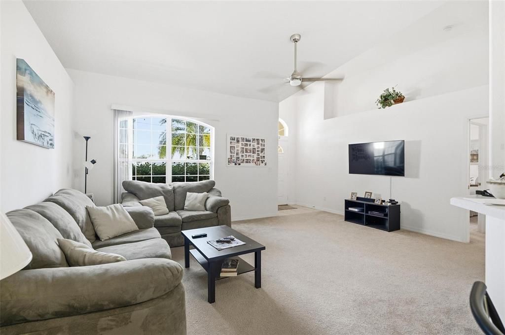 En Venta: $345,000 (3 camas, 2 baños, 1796 Pies cuadrados)