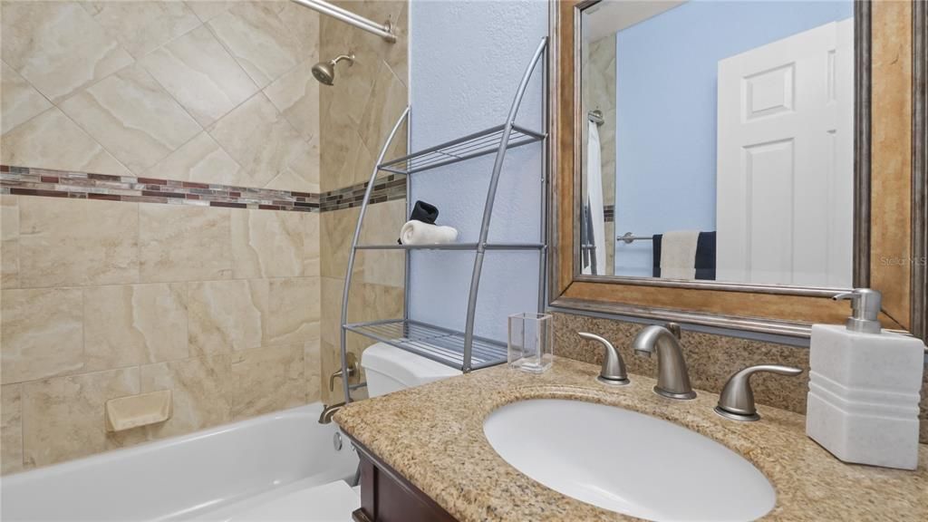 合同活跃: $530,000 (3 贝兹, 2 浴室, 1488 平方英尺)