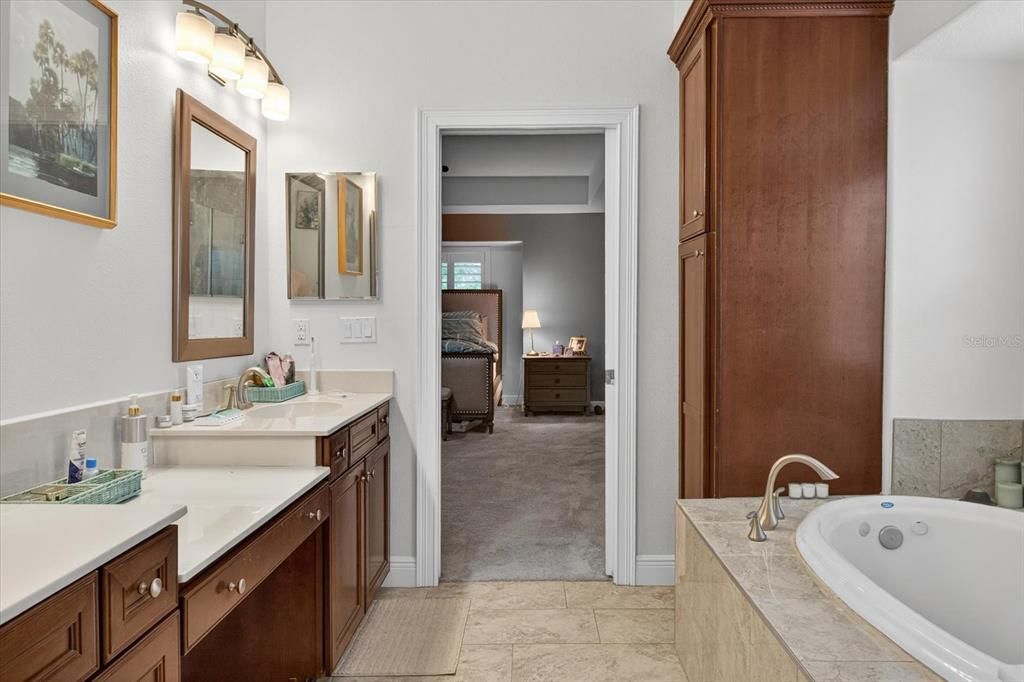 For Sale: $460,000 (3 beds, 2 baths, 2442 Square Feet)