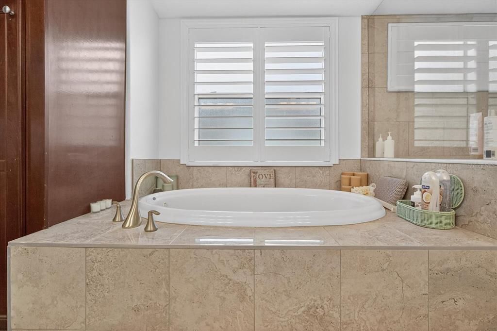 For Sale: $460,000 (3 beds, 2 baths, 2442 Square Feet)