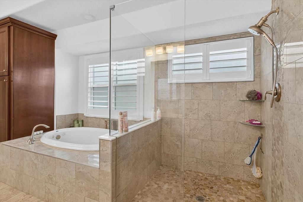 For Sale: $460,000 (3 beds, 2 baths, 2442 Square Feet)