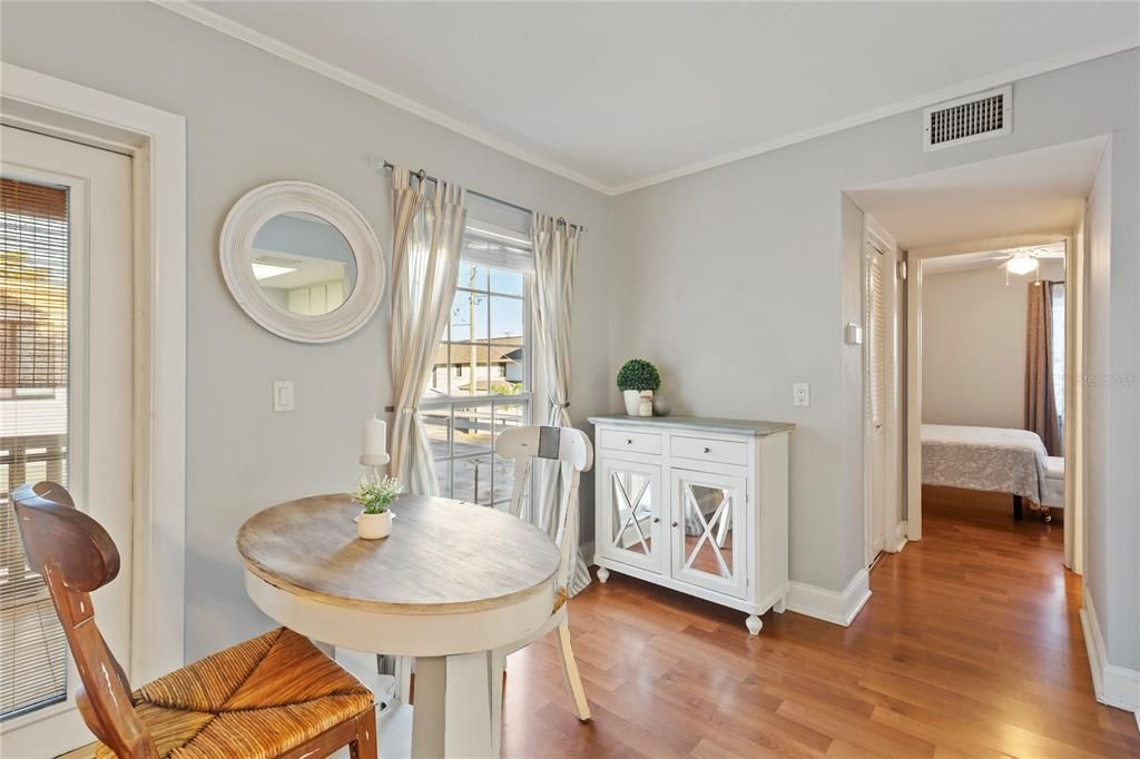 待售: $175,000 (1 贝兹, 1 浴室, 560 平方英尺)