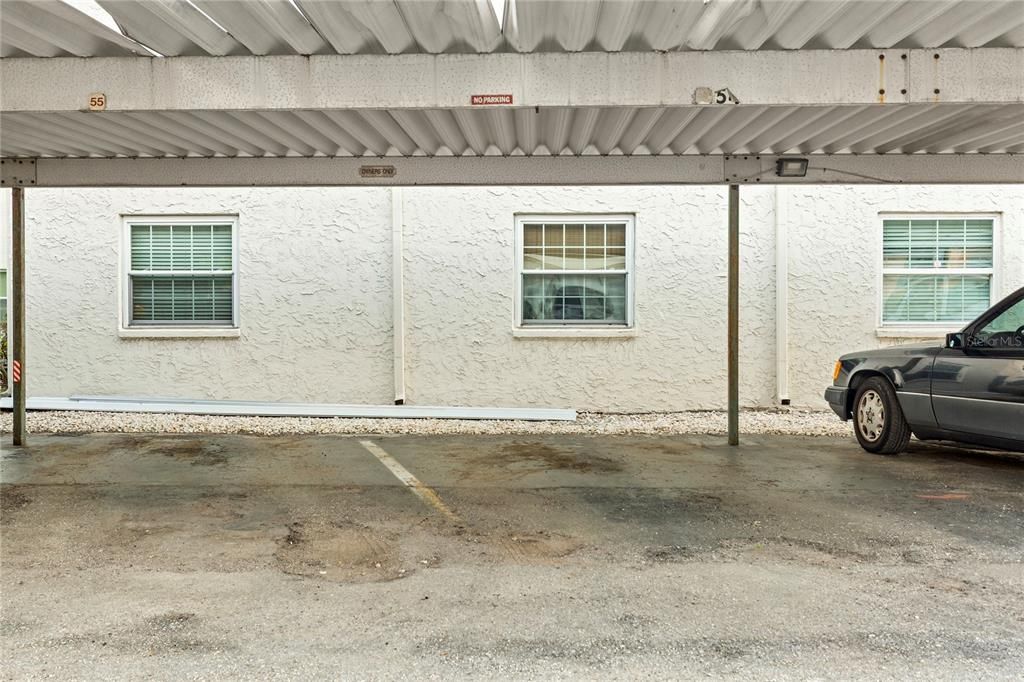 待售: $175,000 (1 贝兹, 1 浴室, 560 平方英尺)