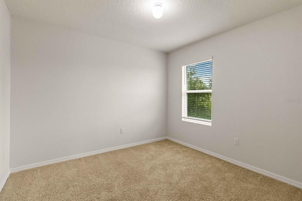 For Rent: $3,495 (5 beds, 3 baths, 2475 Square Feet)