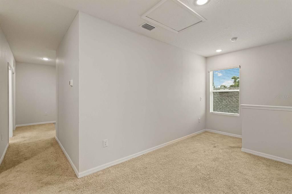 For Rent: $3,495 (5 beds, 3 baths, 2475 Square Feet)