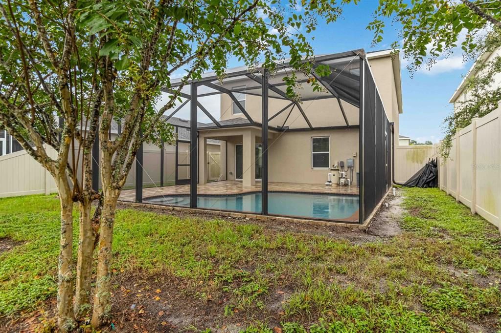 For Rent: $3,495 (5 beds, 3 baths, 2475 Square Feet)