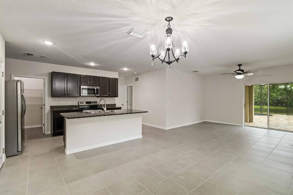 For Rent: $3,495 (5 beds, 3 baths, 2475 Square Feet)