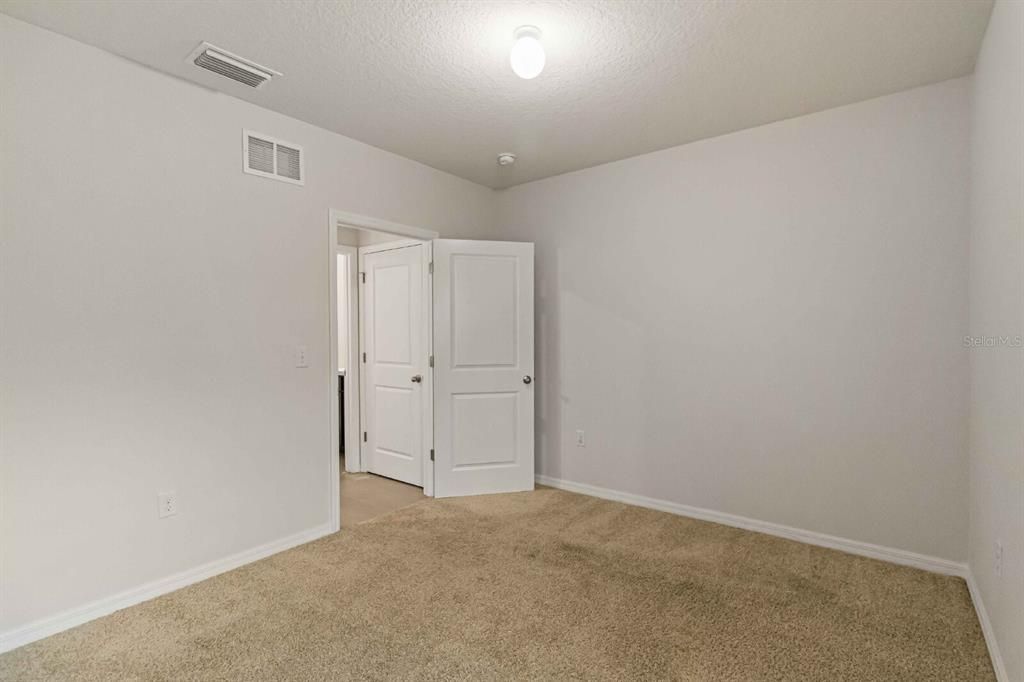 For Rent: $3,495 (5 beds, 3 baths, 2475 Square Feet)