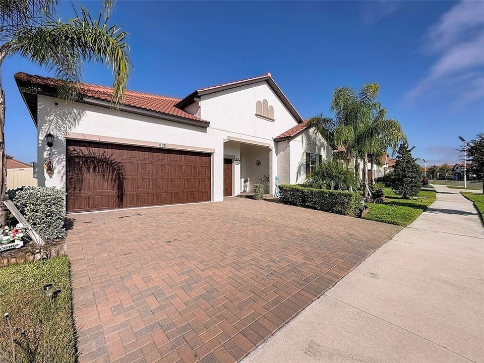 待售: $470,000 (3 贝兹, 2 浴室, 2350 平方英尺)