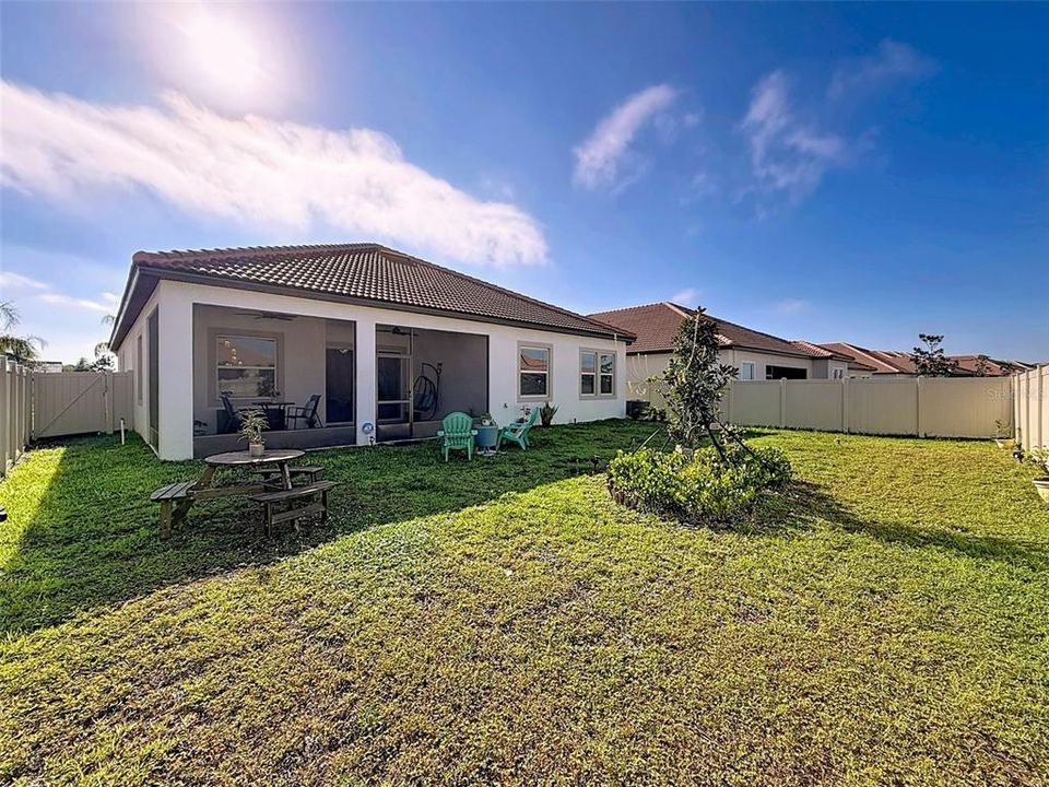 待售: $470,000 (3 贝兹, 2 浴室, 2350 平方英尺)