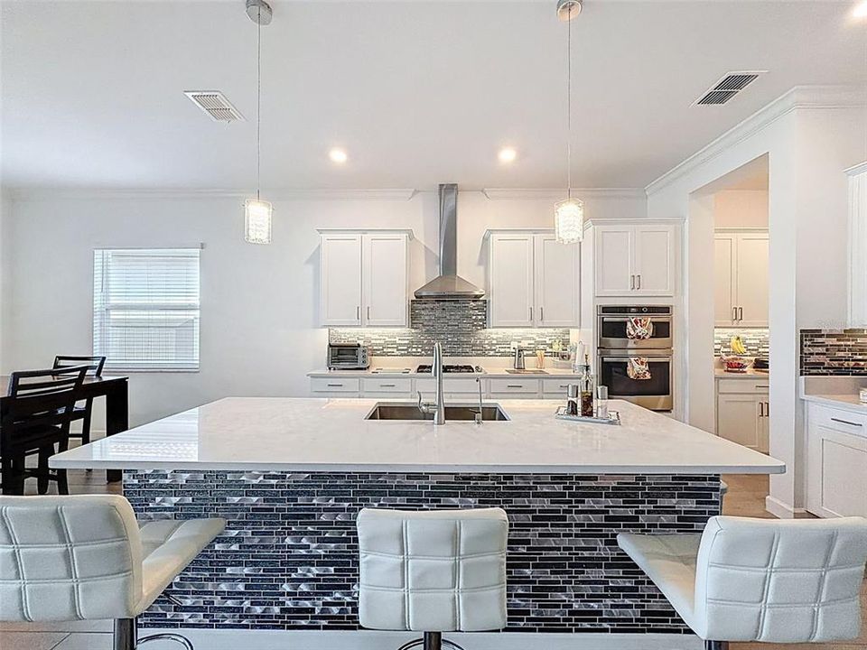 待售: $470,000 (3 贝兹, 2 浴室, 2350 平方英尺)