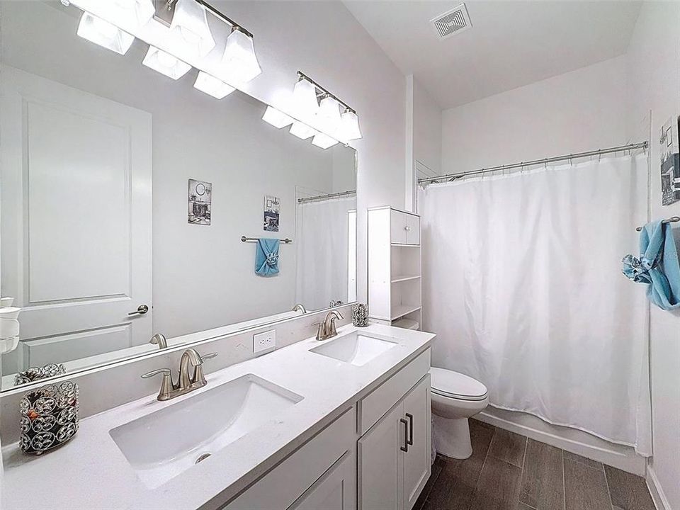 待售: $470,000 (3 贝兹, 2 浴室, 2350 平方英尺)