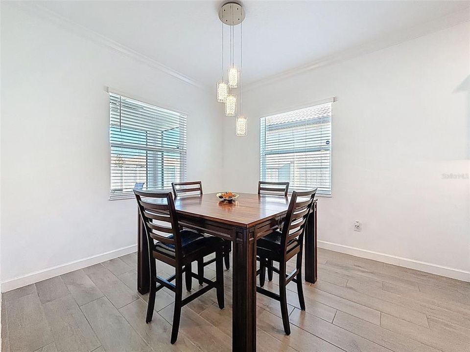 待售: $470,000 (3 贝兹, 2 浴室, 2350 平方英尺)