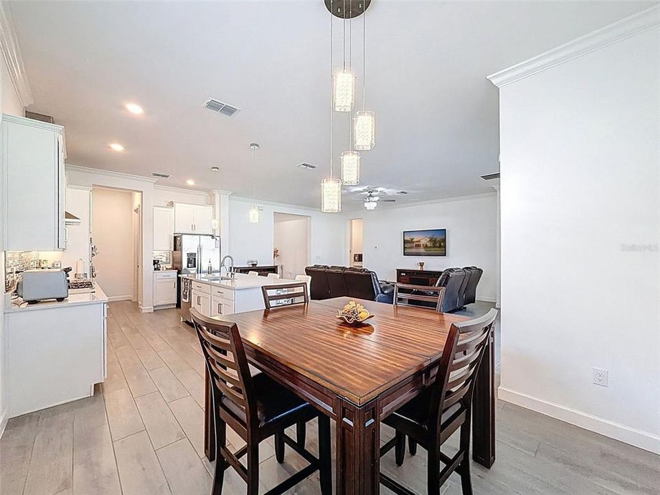 待售: $470,000 (3 贝兹, 2 浴室, 2350 平方英尺)