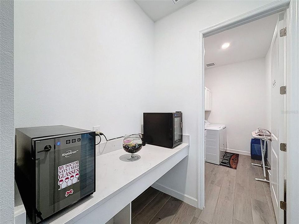 待售: $470,000 (3 贝兹, 2 浴室, 2350 平方英尺)