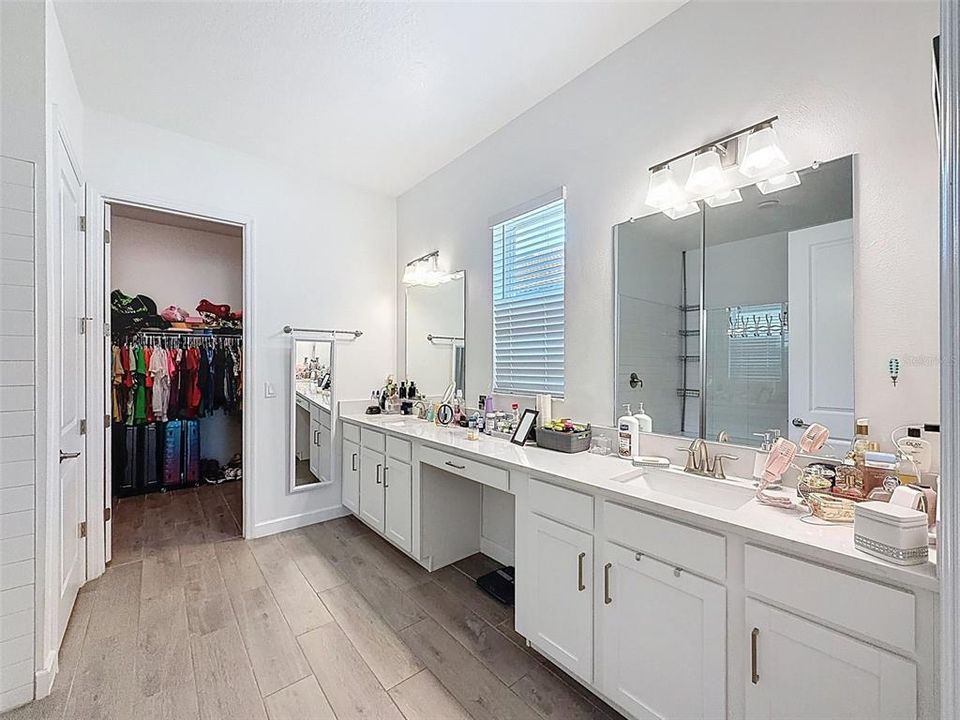 待售: $470,000 (3 贝兹, 2 浴室, 2350 平方英尺)