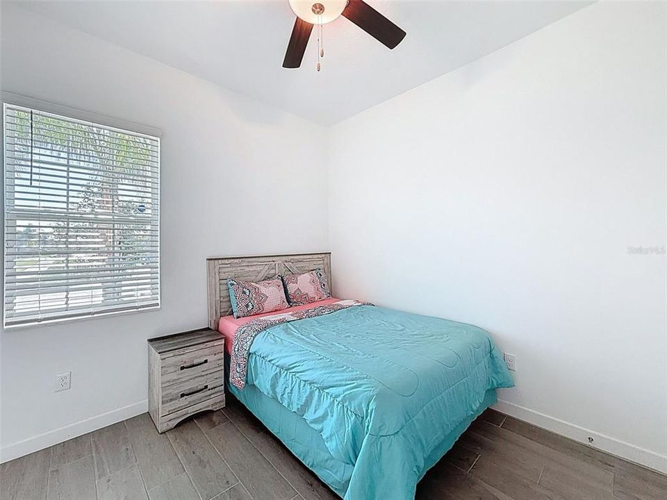 待售: $470,000 (3 贝兹, 2 浴室, 2350 平方英尺)